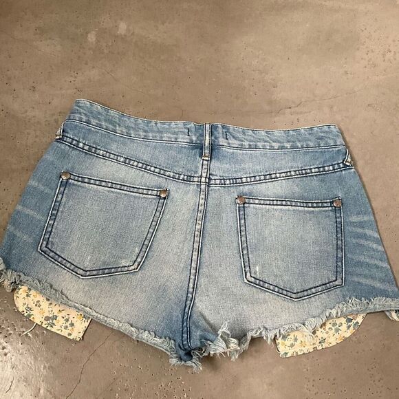 Free People Jean Shorts Peekaboo Pocket Detail - Picture 3 of 8